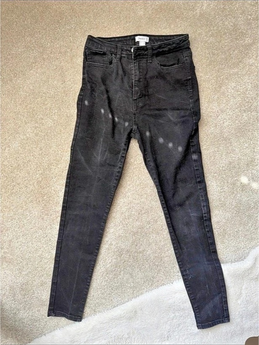 Forever 21 Skinny Jeans in Black